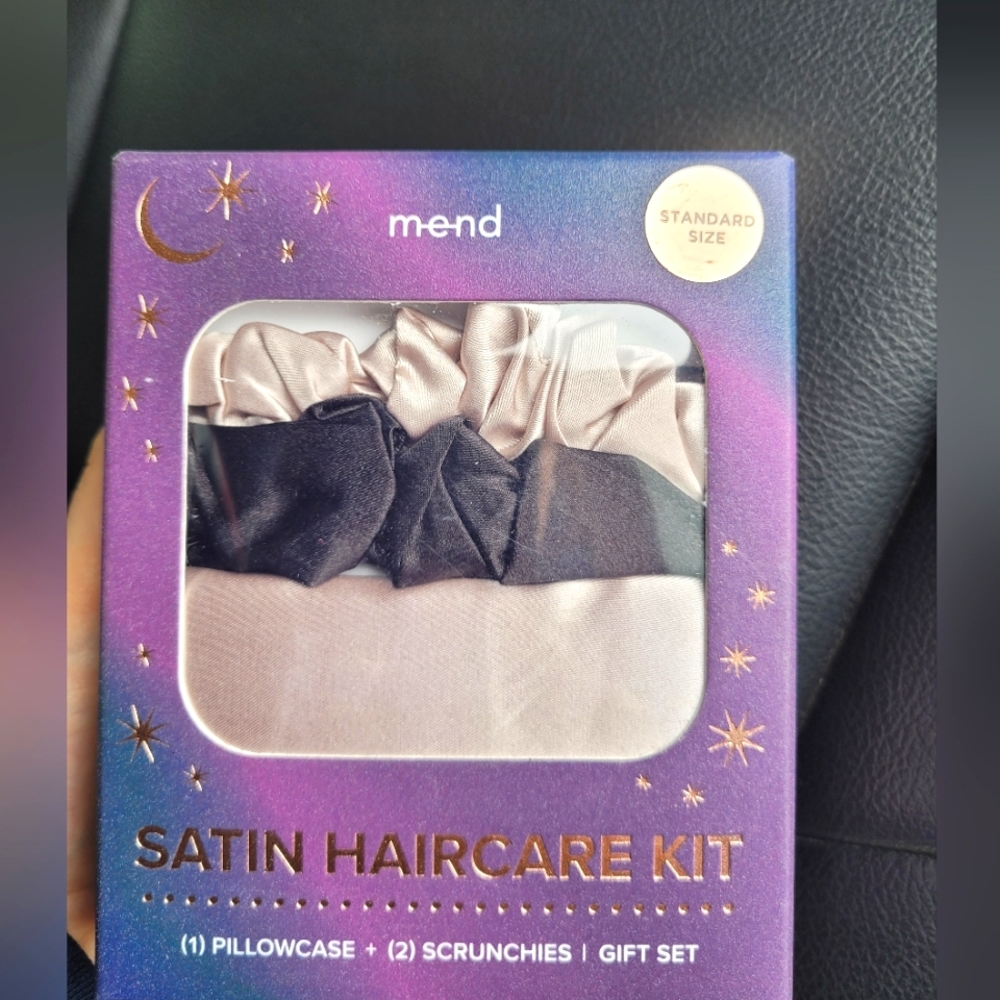 Mend Satin Luxe Silk Pillowcase & Scrunchies